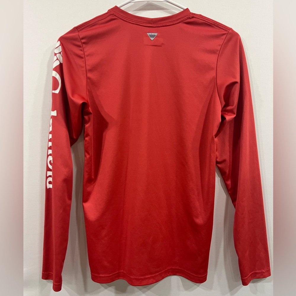 Gently used Columbia Boys/teen omnishade sun protection athletic wear